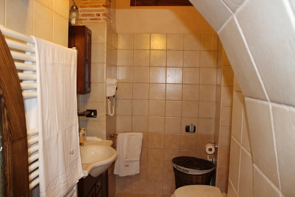 Domusfrumenti Oria  Szoba fotó